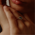 Load image into Gallery viewer, Sapphire Deco Eye Signet
